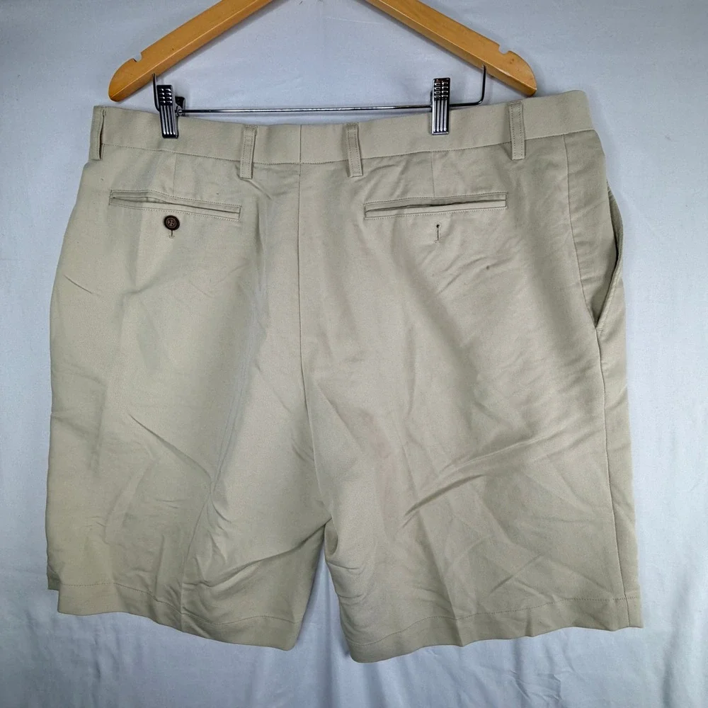 Cutter & Buck Men's Pleated Front Shorts Tan Khaki Size 40 Golf Casual